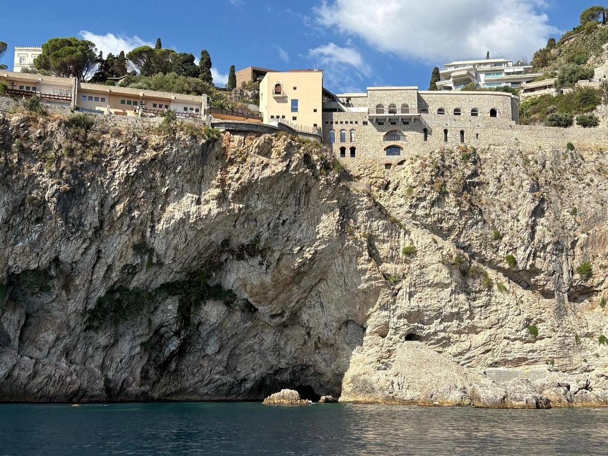 View of the complex and rocky shore from the sea